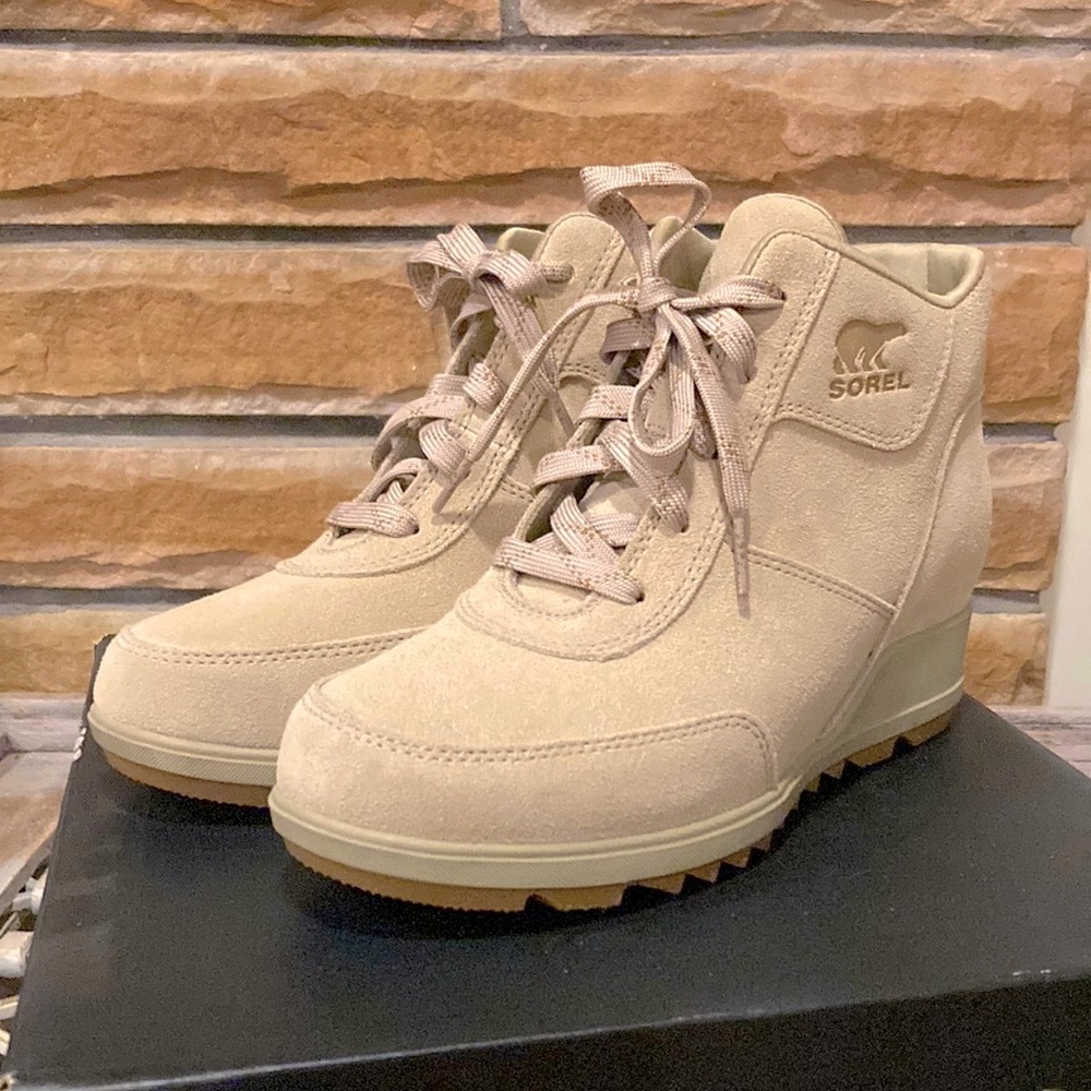 Sorel Evie sports lace Sandy tan